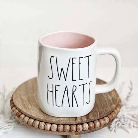 Rae Dunn Valentine's Day Sweet Hearts Mug NEW - Picture 1 of 6